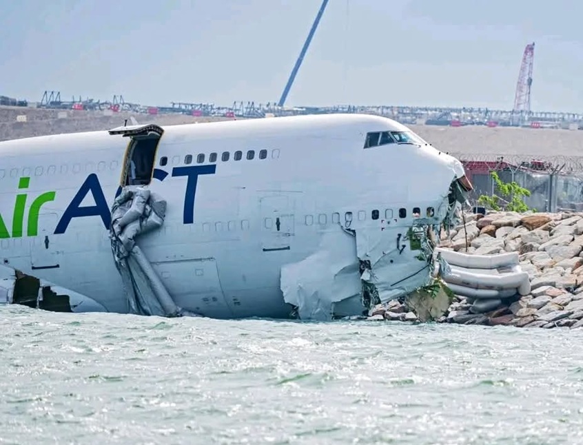 WATCH: Cargo Plane Plunges Into Sea at Hong Kong Airport, Killing 2 Security Officers on the Ground